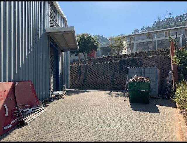 909M² WAREHOUSE FOR SALE IN MAXMEAD